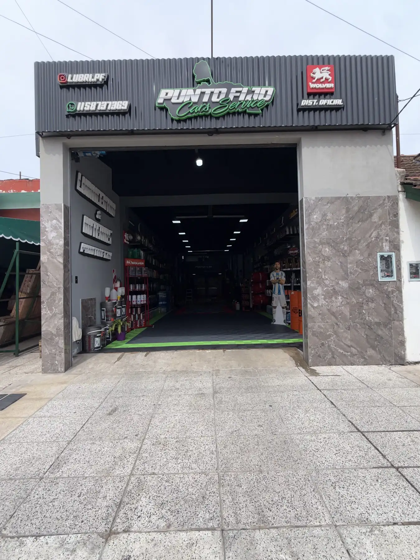 Frente del local de Punto Fijo Cars Service